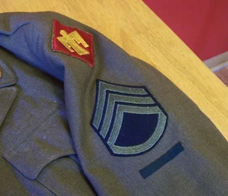 Unidentified horizontal bar on wwii uniform - UNIFORMS - U.S. Militaria ...