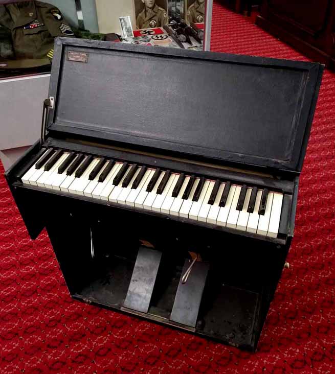 Estey portable field organ FIELD & PERSONAL GEAR SECTION U.S
