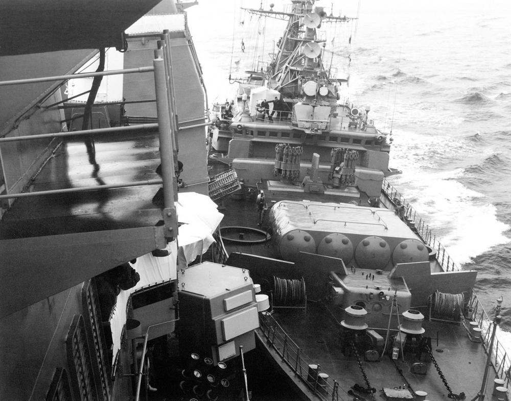 CG 48 USS YORKTOWN collision 1988 001.jpg