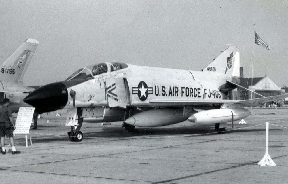 Help ID a late 50's aircraft: F-101 Voodoo - MILITARY AIRCRAFT