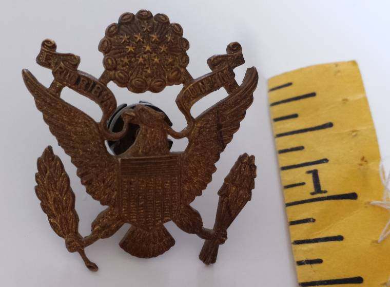 A couple of patches and pins to identify - ARMY (INCLUDING USAAC/AAF ...