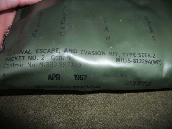 US Navy Survival Kit Vest Type SV-1, 1967, complete. - SURVIVAL