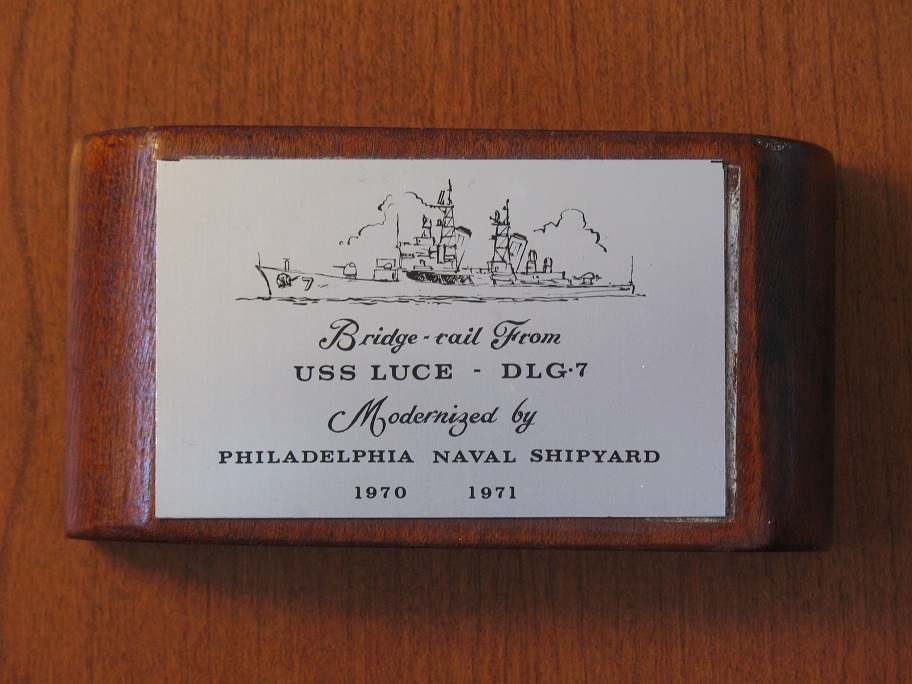 DLG-7 USS LUCE Bridge Rail 001.jpg