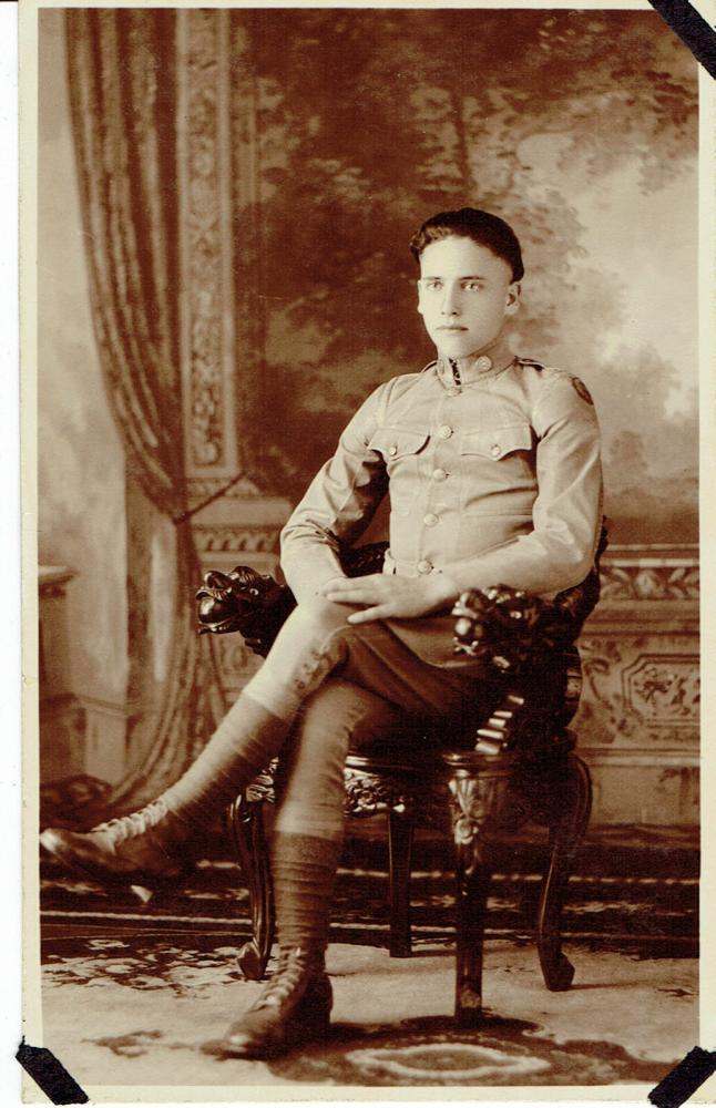 Fort Ruger 1923 105th company 003.jpg