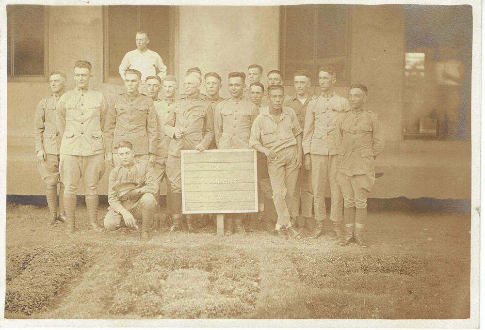 Fort Ruger 1923 105th company 001.jpg