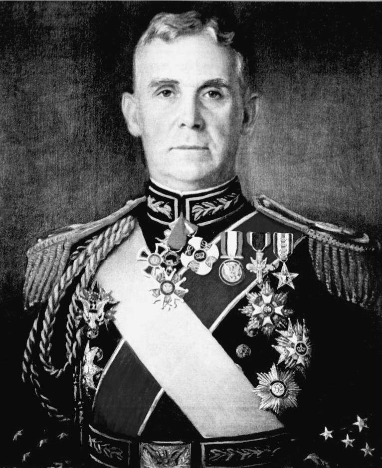 General Charles P. Summerall wearing War Department General Staff badge