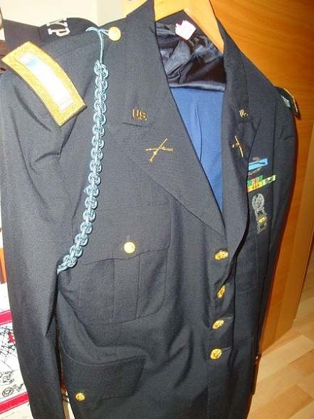Navy ribbon on Army Uniform? - MEDALS & DECORATIONS - U.S. Militaria Forum Navy ribbon on Army Uniform? - MEDALS & DECORATIONS - U.S. Militaria Forum