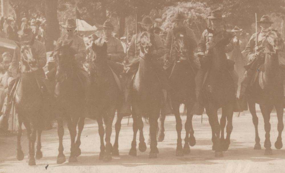 5th US Cavalry On Parade Honolulu 1912 002.jpg