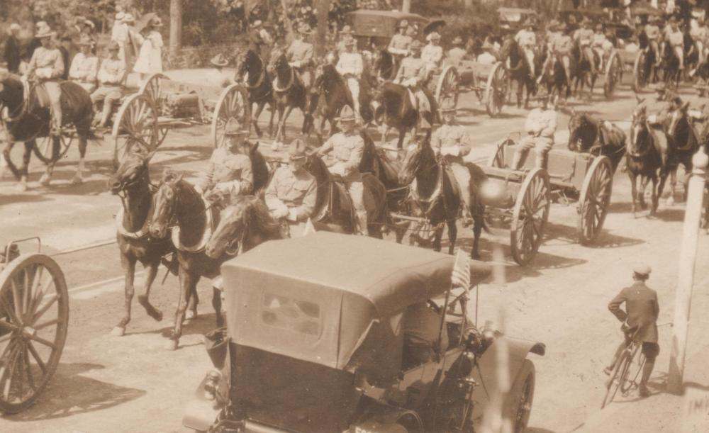 5th US Cavalry On Parade Honolulu 1912 Horse Battery 001.jpg