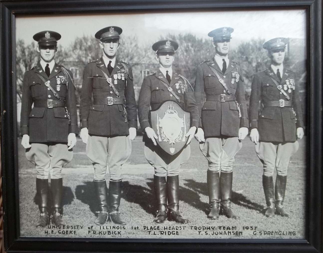 Serving Alongside GiantsA Marine Officer in WWII & Korea