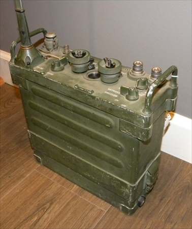 米軍 AN/PRC-77 動作未確認（バッテリーなし・基盤の有無不明）+背負子 米軍 AN/PRC-77 動作未確認（バッテリーなし・基盤の有無不明）+