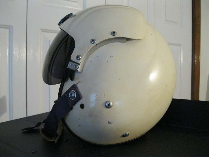 Trying to ID a jet pilot helmet - FLYING HELMETS AND ACCESSORIES 