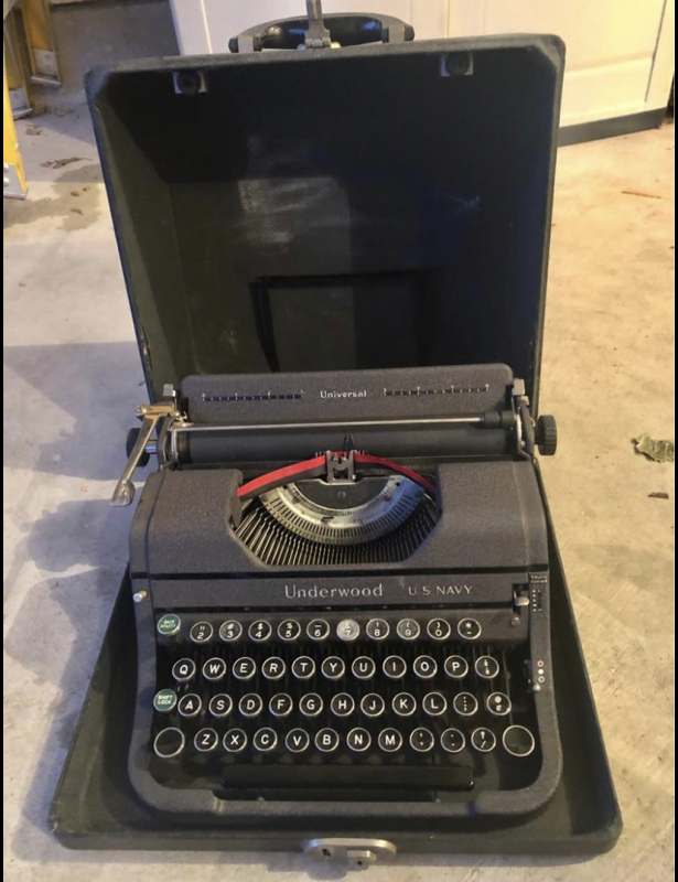 Neat 68’s U.S NAVY Dead stock Typewriter WWII US NAVY UNDERWOOD TYPEWRITER - FIELD & PERSONAL GEAR