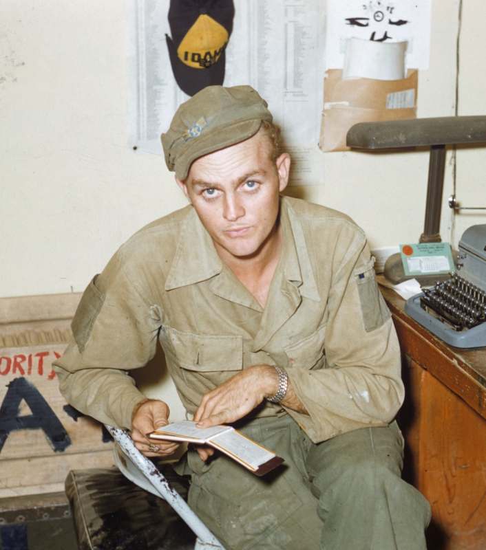 AirmanKoreaOctober1953.jpg.e394a8b77679acdb653f2dab1b587d06.jpg