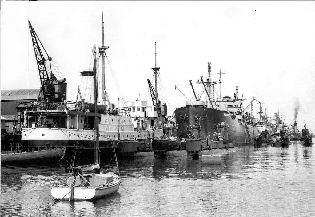 Fremantle, West Australia, USN Submarine Base MUSEUMS, BATTLEFIELDS