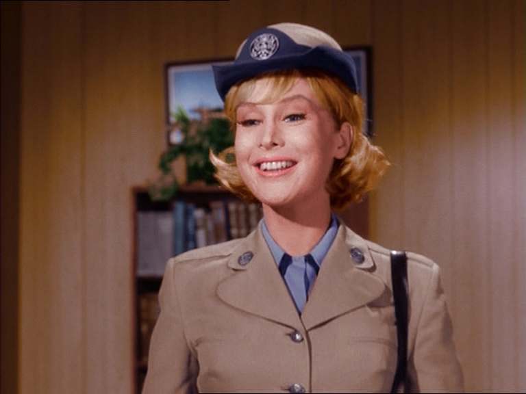G-I-Jeannie-i-dream-of-jeannie-5975616-768-576.jpg.58eb676c07f5fe501d5d1dc798b0f77d.jpg