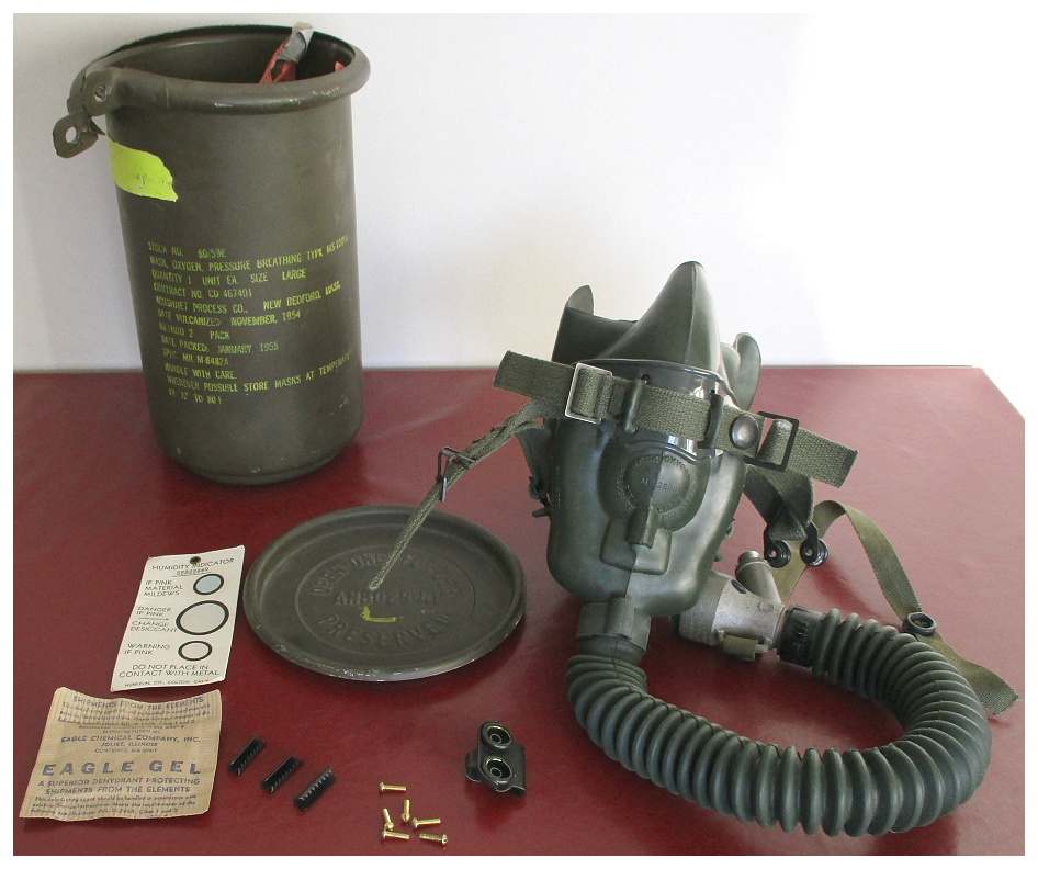 1954 MS-22001 complete set / new in container - FLYING HELMETS AND