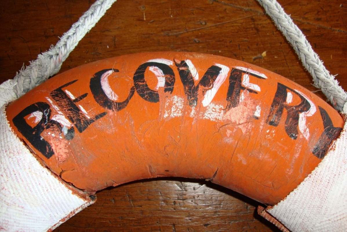 1479778127_USSRECOVERY(ARS-43)LifeRing03.jpg.f0fed7e39029be0250c9d04572764baf.jpg