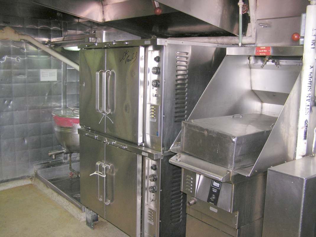 Galley.JPG.90e67b6539da60456d731ef8a0107e9f.JPG
