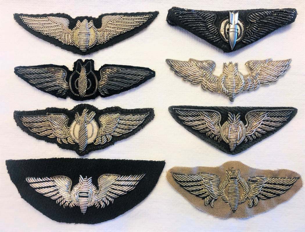 83 WWII USAAF 30s 40s Prop and Wings ピンズ WWII USAAF Bullion Bombardier Wings - WING BADGES - U.S. Militaria