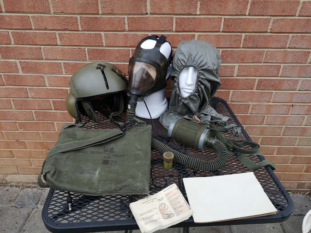 US M24 Chemical Biological Aircraft Mask - MISC MILITARIA - U.S.