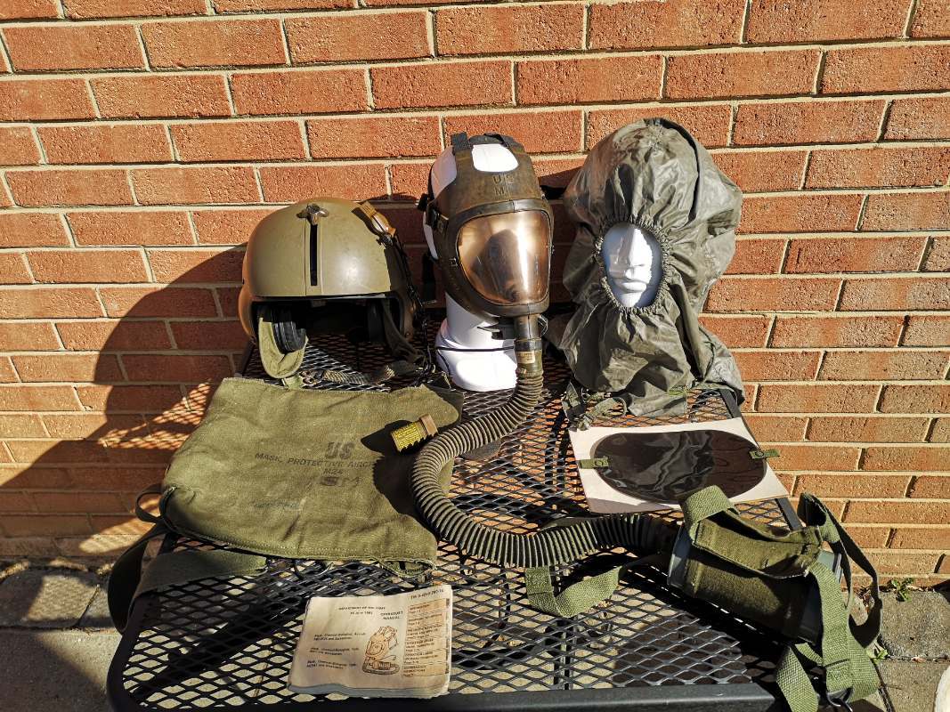 US M24 Chemical Biological Aircraft Mask - MISC MILITARIA - U.S.