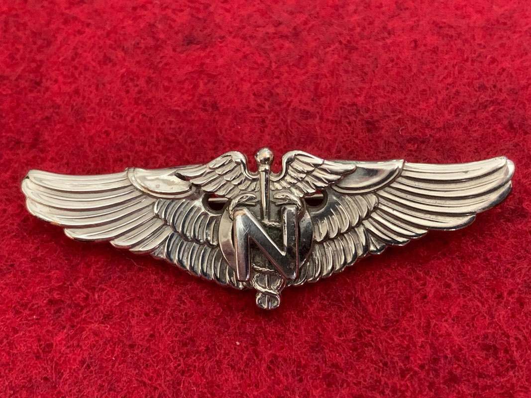 1967810165_FlightNurse.jpg.8305bbec8df6df61bf3554a44ed66c48.jpg