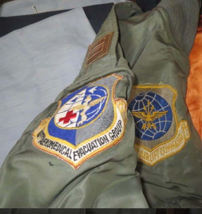 Vietnam USAF Flight Nurse Officer group medals uniforms insignia ...