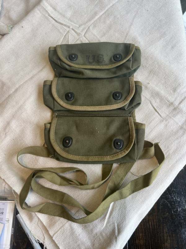 US Army Carrier Grenade 3-Pocket / Grenade pouch for 3 hand