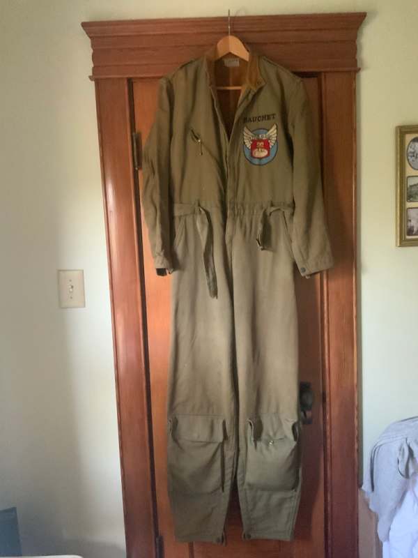 Looking for info for flight suit and missing unit emblem - FLIGHT