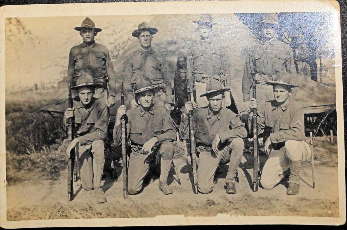 1240691519_FortShafterriflesquad.JPG.61f2bb01192ec1c5eec862e7705eb918.JPG