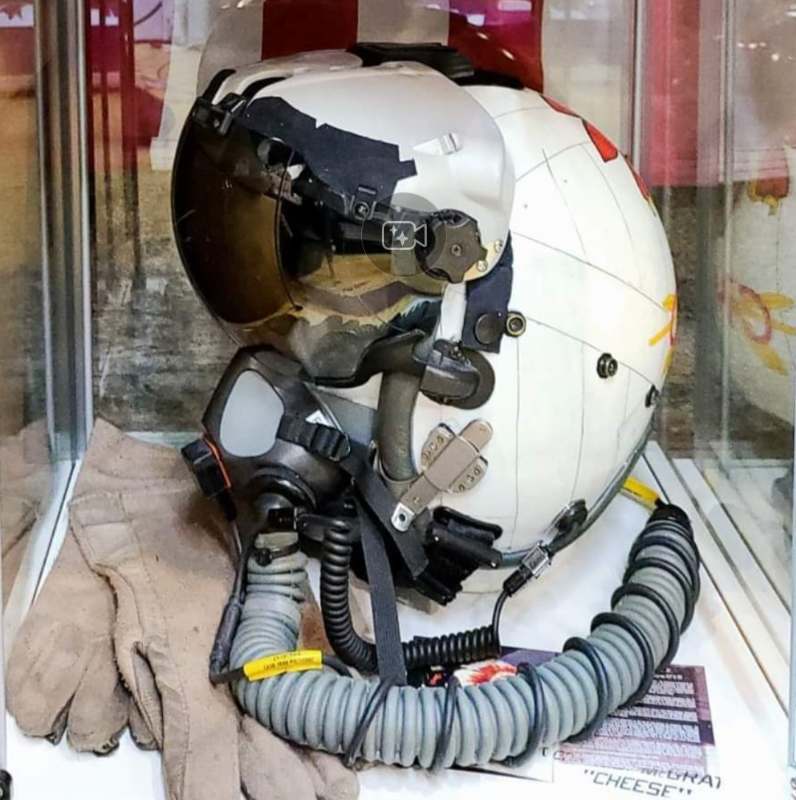 F 35 helmet FLYING HELMETS AND ACCESSORIES U.S. Militaria Forum