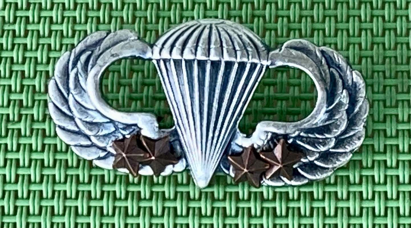 Newer 4 Combat Star Airborne Jump Wings? - AIRBORNE, GLIDER