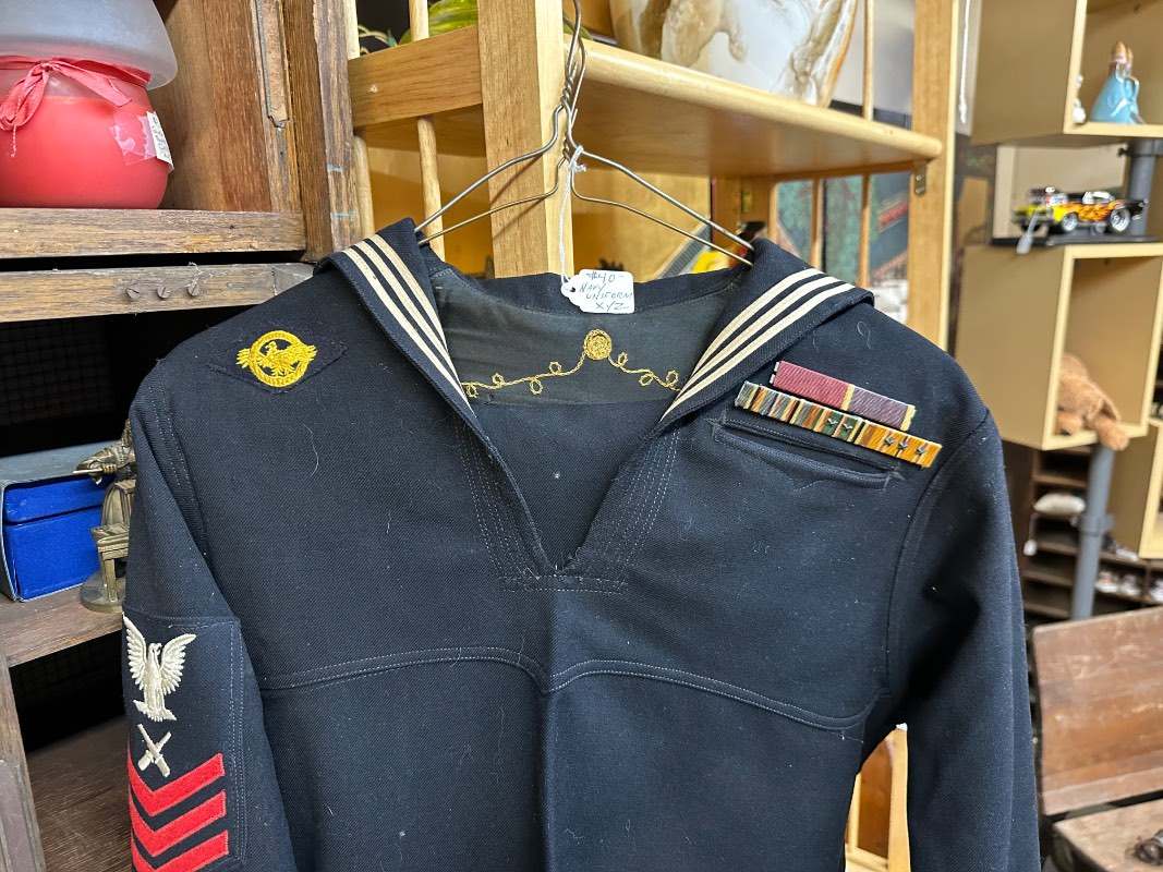 US Navy WW2 uniform.....does it look right NAVAL & SEA SERVICE