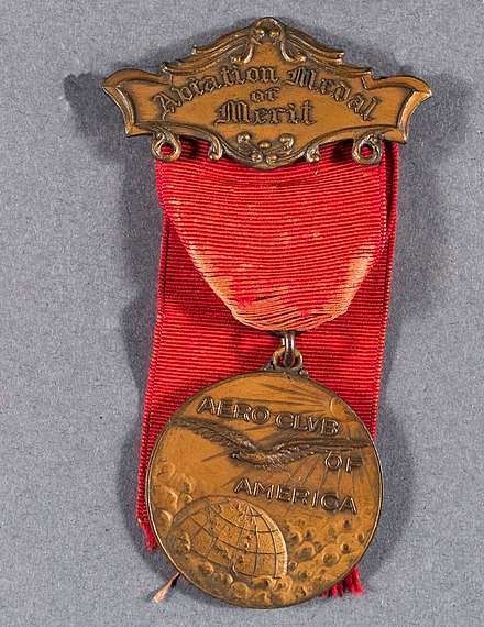 440px-Aero_Club_of_America_Aviation_Medal_of_Merit.jpg.b4246c13ee2e65f9bf6e91fc816079fc.jpg