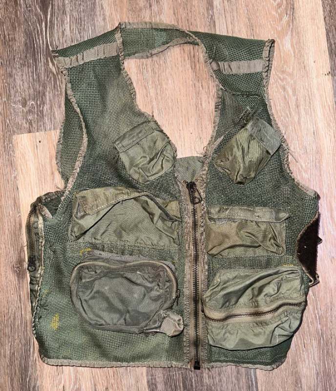 SRU-21/P era and pouch placement - SURVIVAL GEAR - U.S. SRU-21/P era and pouch placement - SURVIVAL GEAR - U.S.
