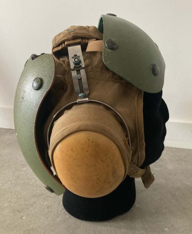 US Navy Flight Deck Helmet - GROUND CREW SPECIAL CLOTHING - U.S.