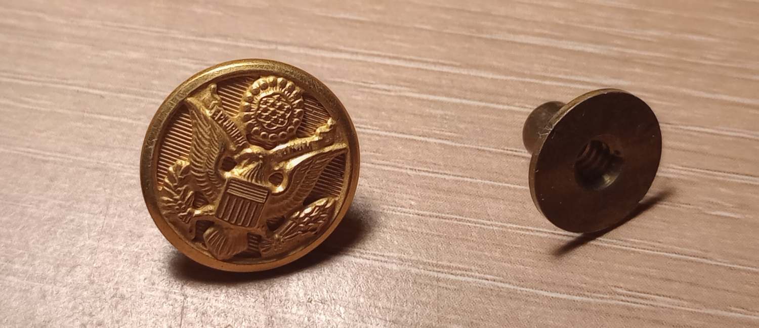 ww2hatbutton-2.jpg.5e25bf270375908da652a90e55372f9a.jpg