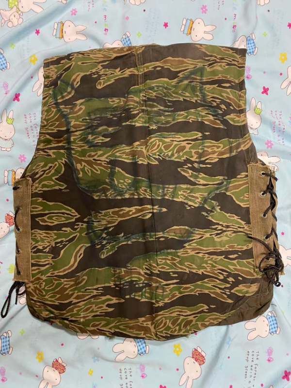 US三軒茶屋Tiger Stripe Camo Hunting Vest US三軒茶屋Tiger Stripe Camo Hunting Vest The Real McCoy's