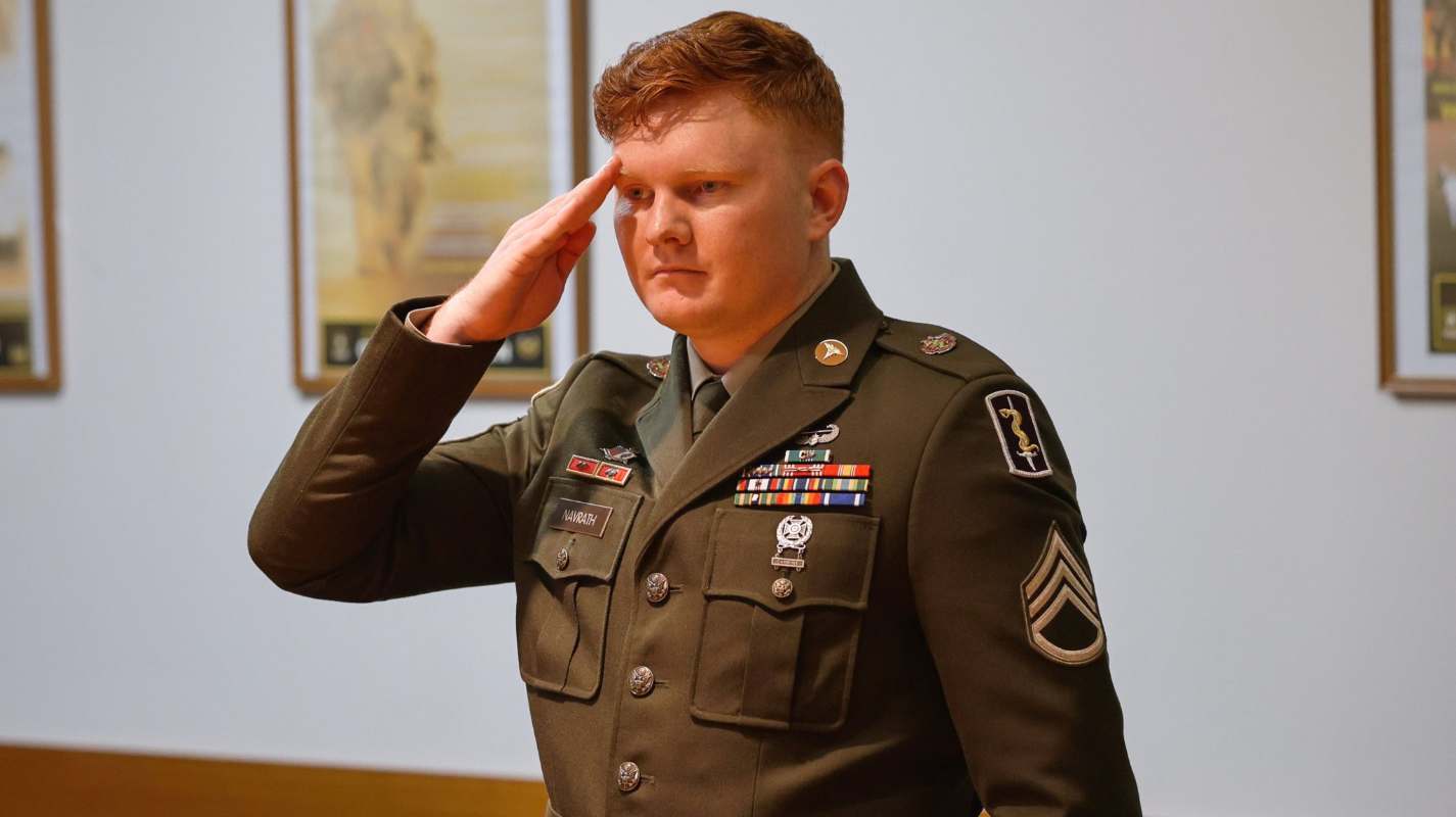 salute-e1760640005984.jpg.1f66750114e62c85037687699463e9e1.jpg