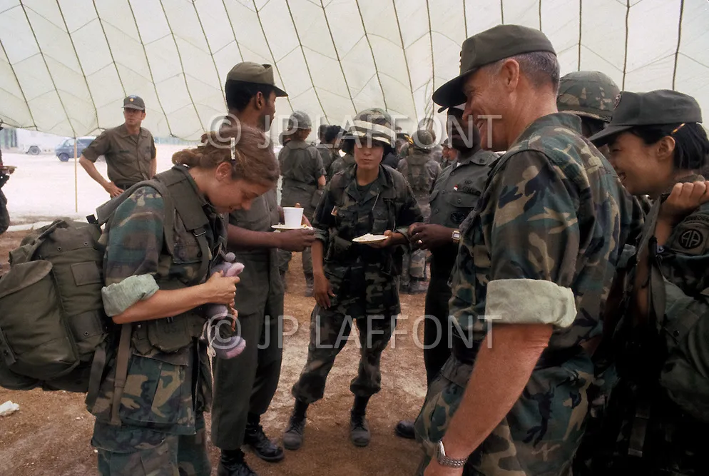 Parachutistsafterjump.png.c86f9c93b409947e1811b58e4940a4b2.png
