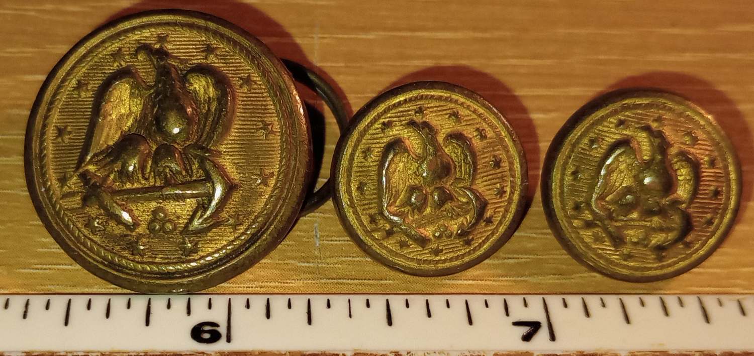 PostWW2JapanmadeUSNavyButtons(1).jpg.02a502b160d1b2bda251f241d7ad108e.jpg