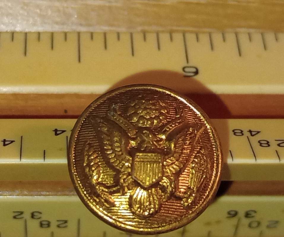 domedUSarmyhatbuttonmadeinEngland(1).jpg.24027bf029f1a46be11e05f94cf4ebf4.jpg