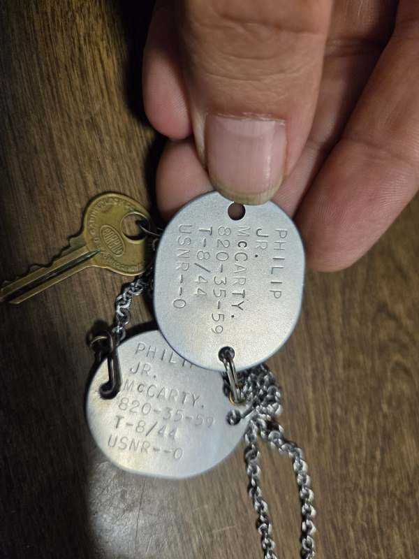 USNR DOG TAGS 1944 AND GARRISON CAP